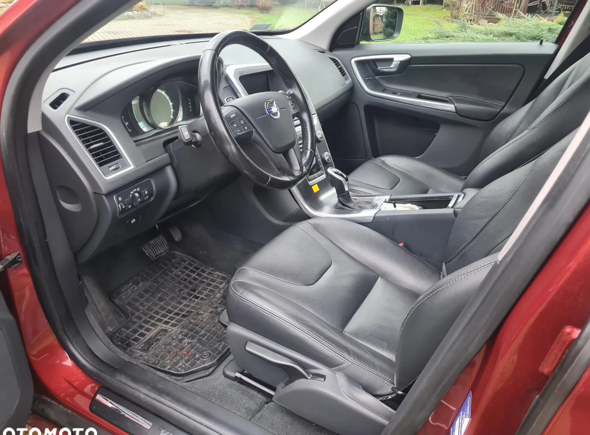 Volvo XC 60 cena 84000 przebieg: 128500, rok produkcji 2015 z Jasień małe 172